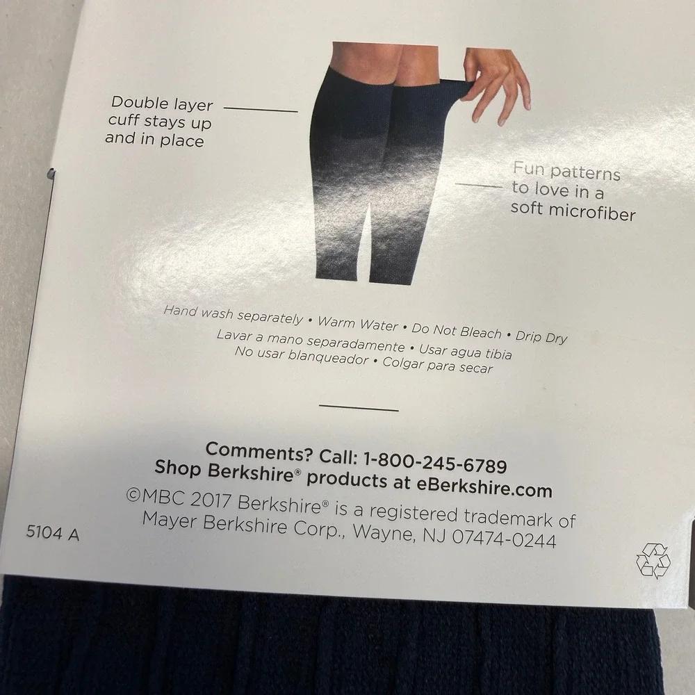 Berkshire Comfy Cuff Plus Size 5 Pairs Navy Vertical Stripe Knee High Socks